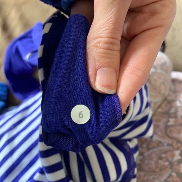 Lululemon workout top SOlD - Picture 3 of 3